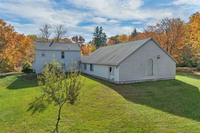 56 Prescott Heights Road, Hooksett, NH 03106