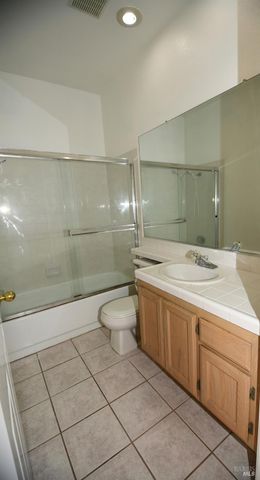 305 Mayfield Cir, Suisun City, CA 94585