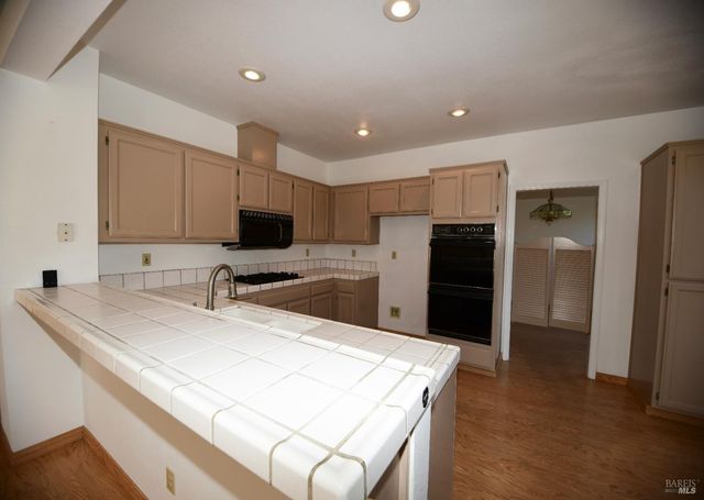 305 Mayfield Cir, Suisun City, CA 94585