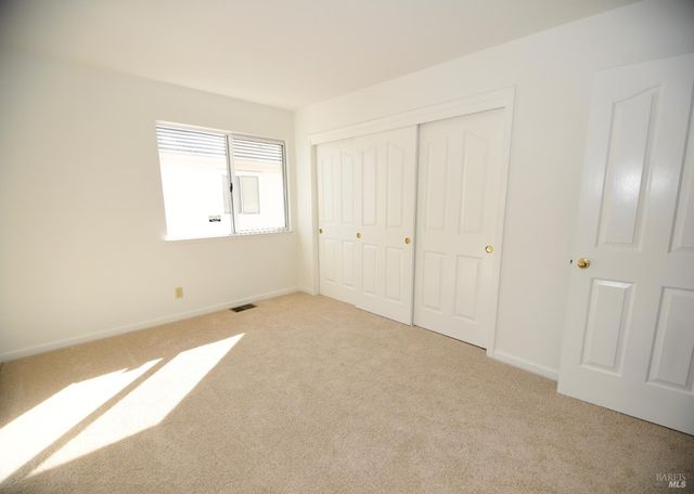 305 Mayfield Cir, Suisun City, CA 94585