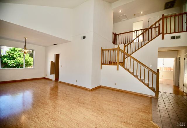 305 Mayfield Cir, Suisun City, CA 94585