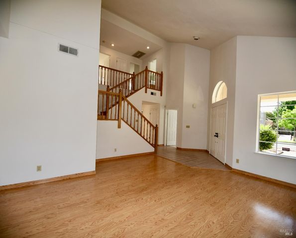 305 Mayfield Cir, Suisun City, CA 94585