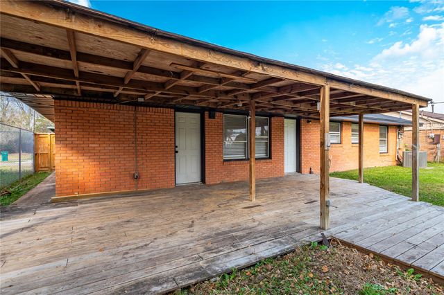 612 Alta Vista Drive, Pasadena, TX 77502