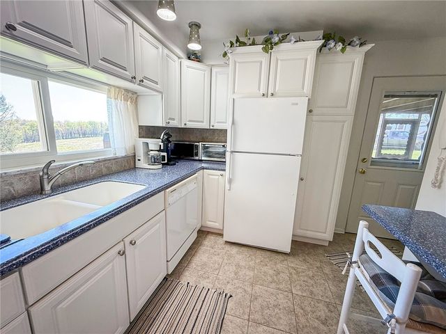 135 Mar Vel Dr, Center Twp, PA 16001