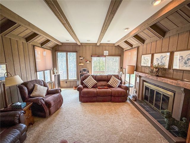 135 Mar Vel Dr, Center Twp, PA 16001