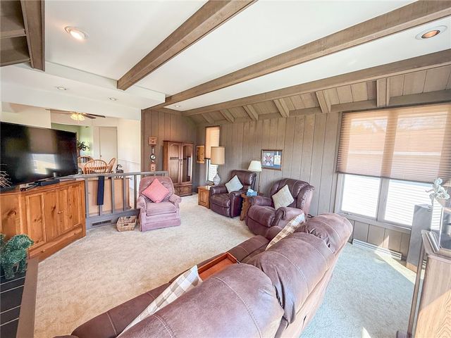 135 Mar Vel Dr, Center Twp, PA 16001