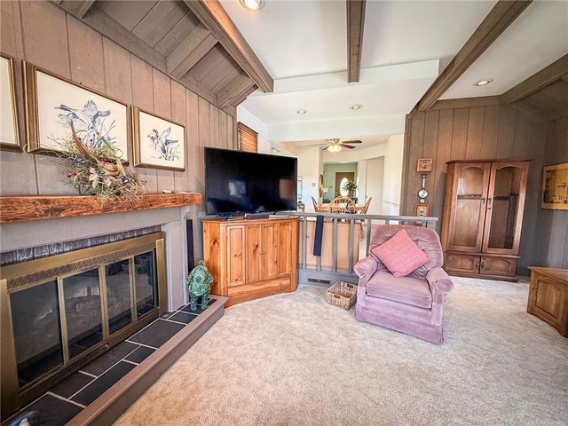 135 Mar Vel Dr, Center Twp, PA 16001
