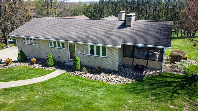 135 Mar Vel Dr, Center Twp, PA 16001