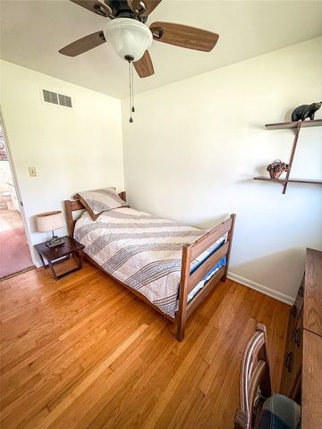 135 Mar Vel Dr, Center Twp, PA 16001