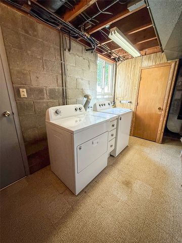 135 Mar Vel Dr, Center Twp, PA 16001