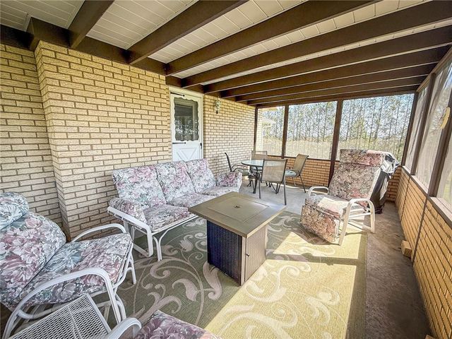135 Mar Vel Dr, Center Twp, PA 16001