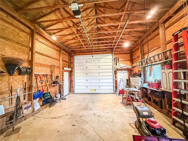 135 Mar Vel Dr, Center Twp, PA 16001