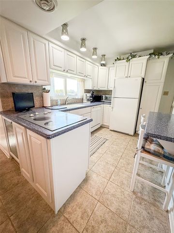 135 Mar Vel Dr, Center Twp, PA 16001