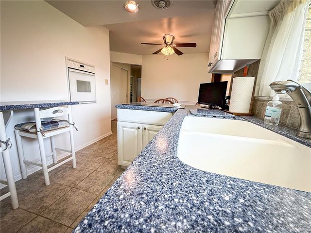 135 Mar Vel Dr, Center Twp, PA 16001