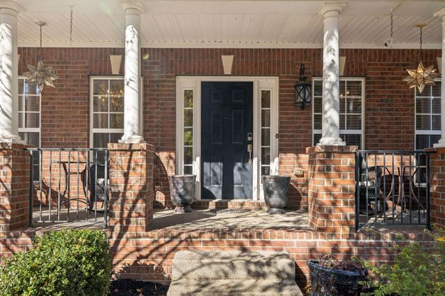 322 Forest Bend Dr, Mount Juliet, TN 37122