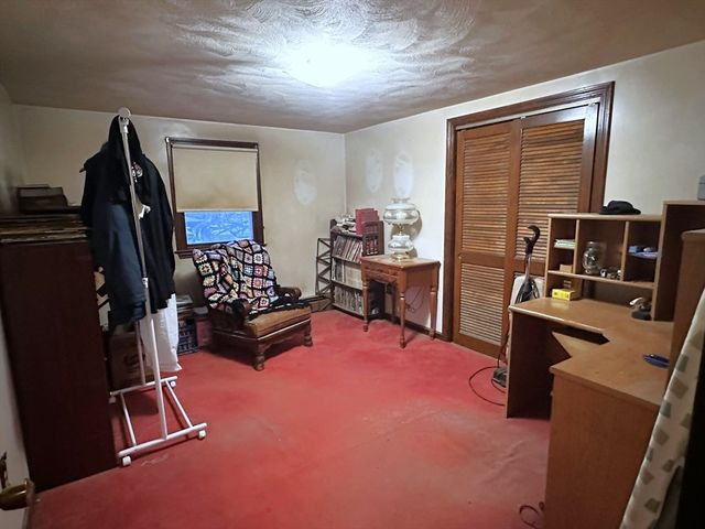 214 Sawdy Dr, Westport, MA 02790