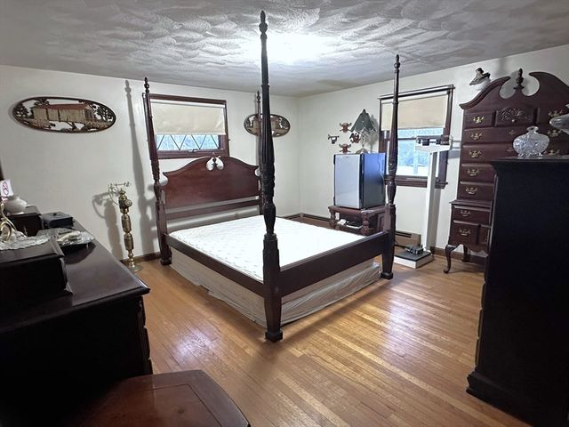 214 Sawdy Dr, Westport, MA 02790