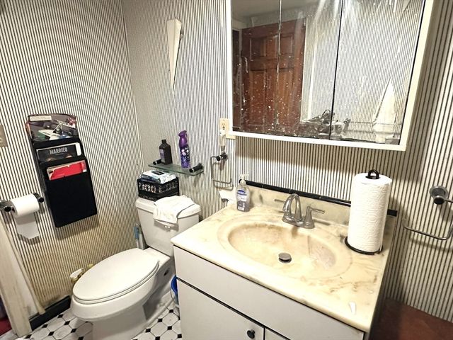 214 Sawdy Dr, Westport, MA 02790