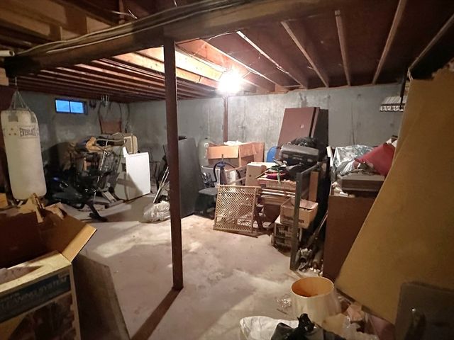 214 Sawdy Dr, Westport, MA 02790