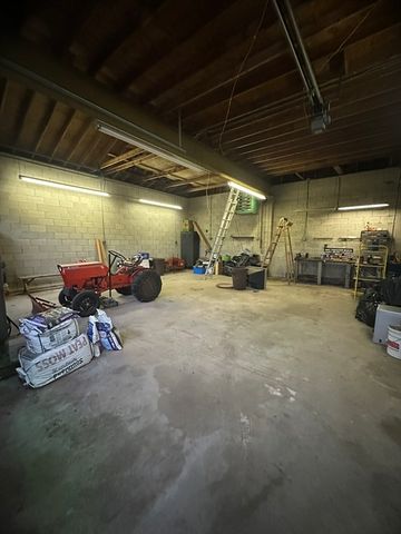 214 Sawdy Dr, Westport, MA 02790