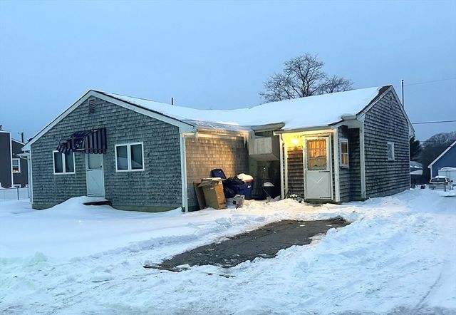 214 Sawdy Dr, Westport, MA 02790