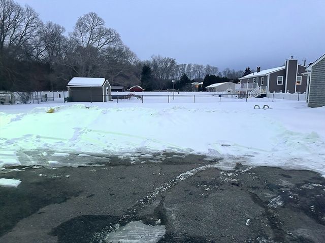 214 Sawdy Dr, Westport, MA 02790