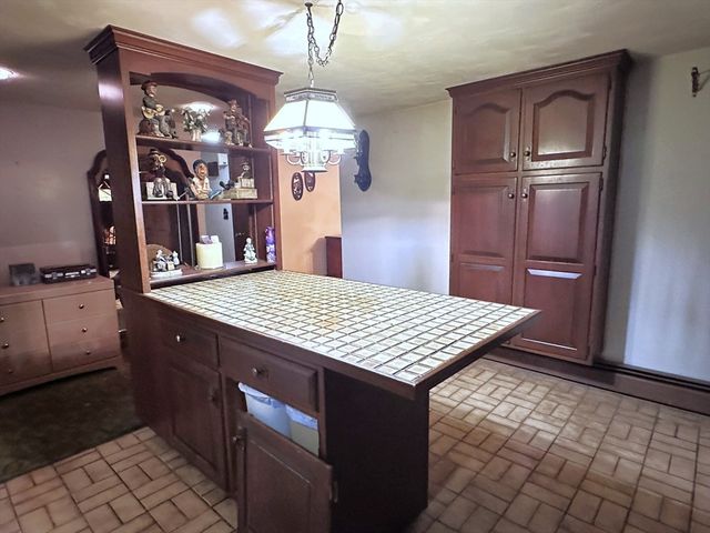 214 Sawdy Dr, Westport, MA 02790