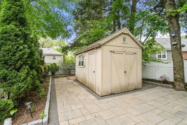 560 Worcester Street, Wellesley, MA 02481