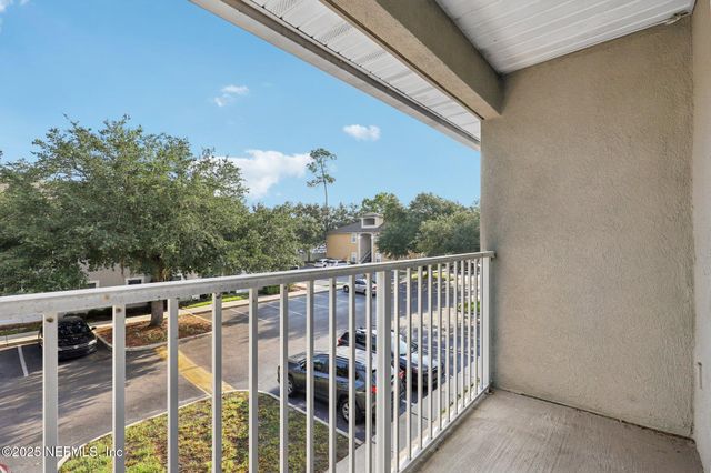 6070 MAGGIES Circle, 113, Jacksonville, FL 32244