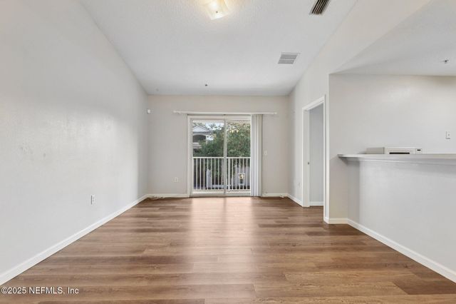 6070 MAGGIES Circle, 113, Jacksonville, FL 32244
