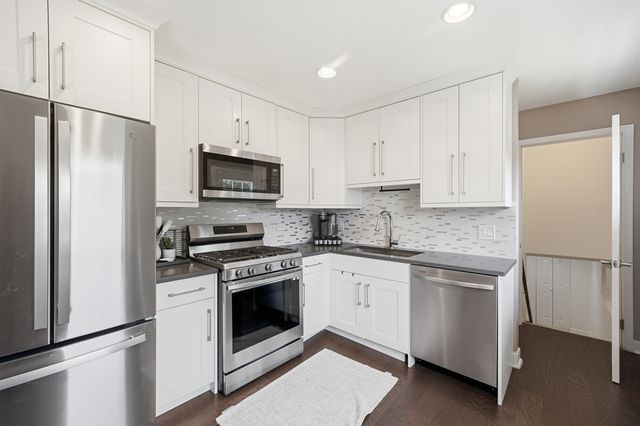 683 Sandy Lane, Des Plaines, IL 60016