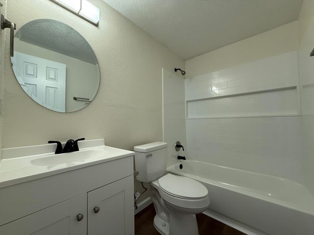 2732 Florida Street NE, Albuquerque, NM 87110