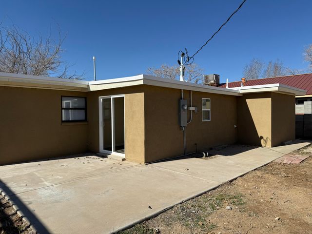 2732 Florida Street NE, Albuquerque, NM 87110