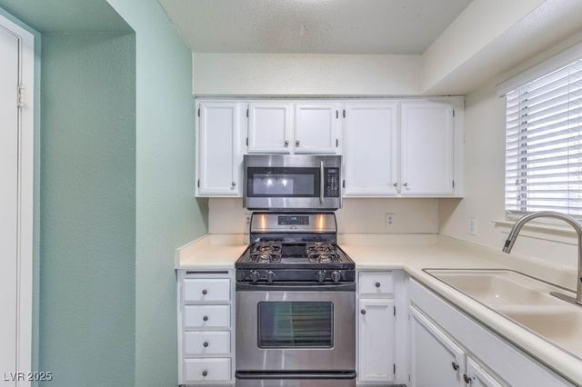 581 Carleton Drive, Henderson, NV 89014