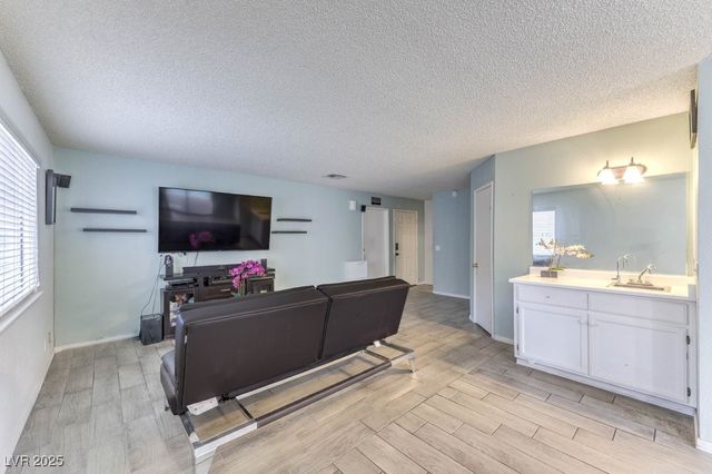 581 Carleton Drive, Henderson, NV 89014