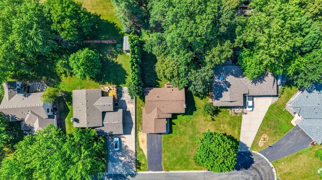 5795 Amy Lane, Maple Plain, MN 55359