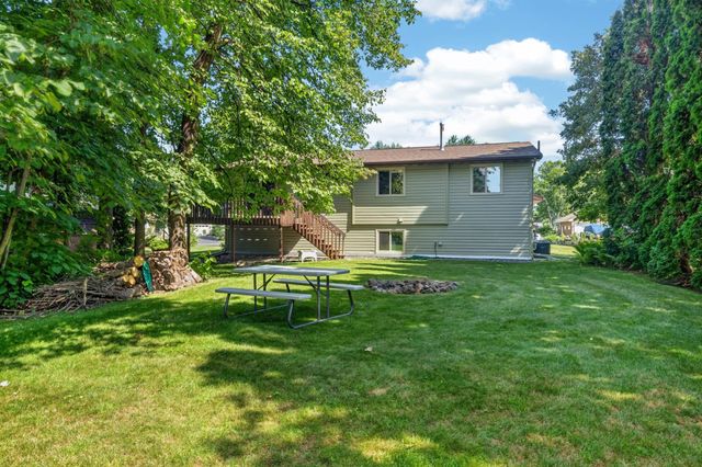 5795 Amy Lane, Maple Plain, MN 55359