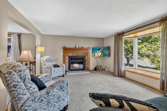 5795 Amy Lane, Maple Plain, MN 55359