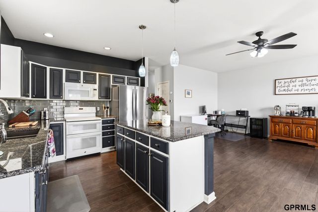 8911 S 167th Street, Omaha, NE 68136