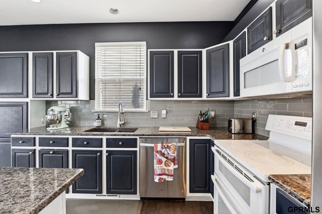8911 S 167th Street, Omaha, NE 68136