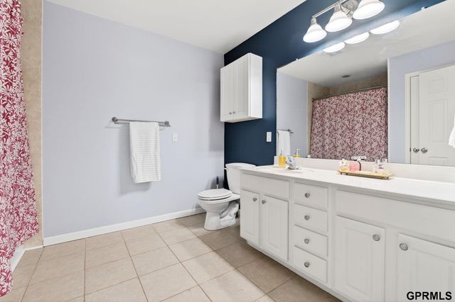 8911 S 167th Street, Omaha, NE 68136