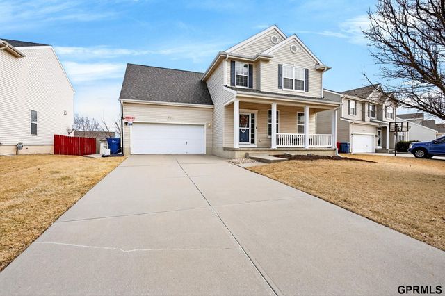 8911 S 167th Street, Omaha, NE 68136