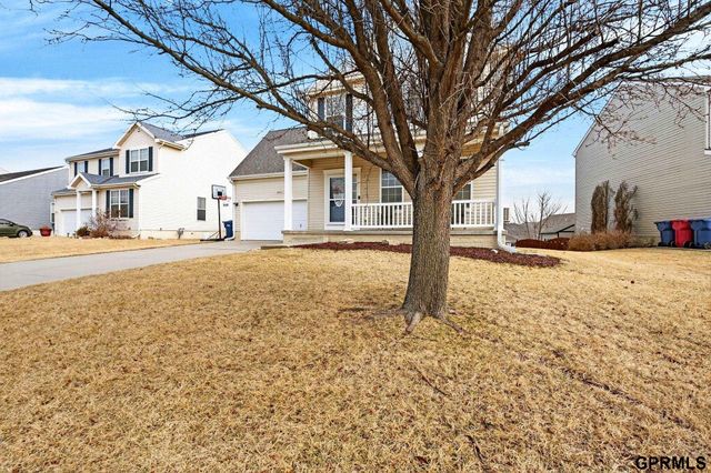 8911 S 167th Street, Omaha, NE 68136