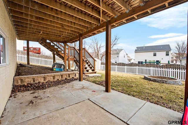 8911 S 167th Street, Omaha, NE 68136