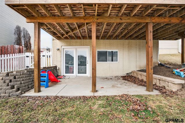 8911 S 167th Street, Omaha, NE 68136