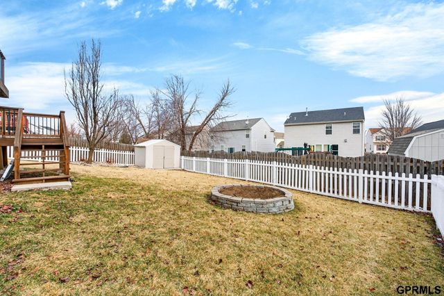8911 S 167th Street, Omaha, NE 68136