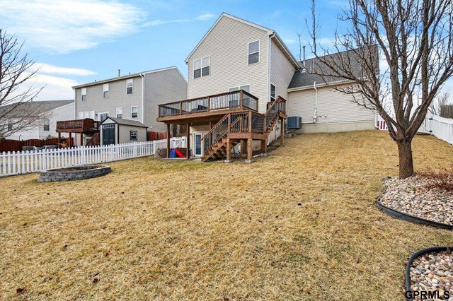 8911 S 167th Street, Omaha, NE 68136