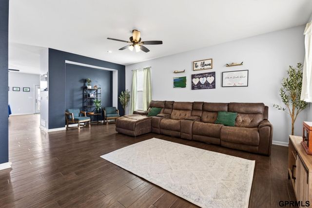 8911 S 167th Street, Omaha, NE 68136