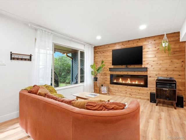 7610 W 24th Avenue, Lakewood, CO 80214