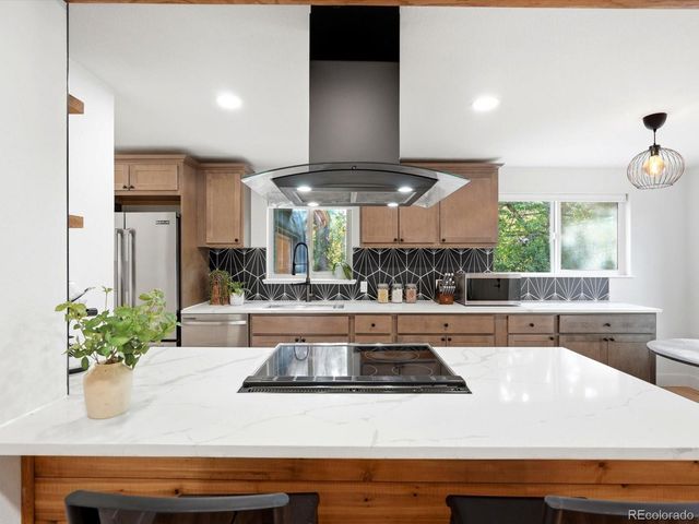 7610 W 24th Avenue, Lakewood, CO 80214